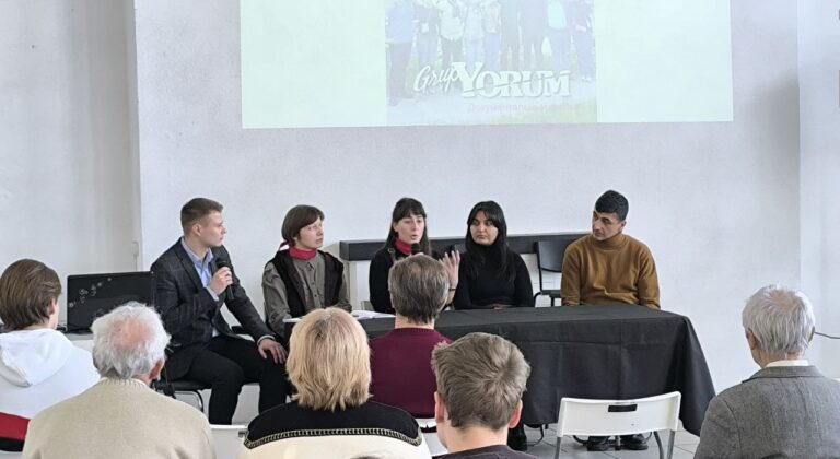 GRUP YORUM провела кинопоказ своего документального фильма о Донбассе в Минске