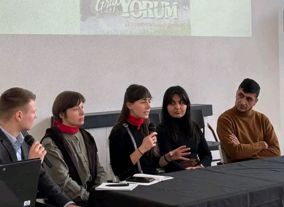 GRUP YORUM провела кинопоказ своего документального фильма о Донбассе в Минске