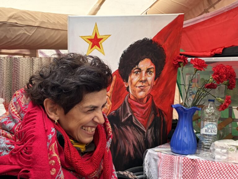 Политбеженка из Турции Зехра Куртай добилась права проживать во Франции в результате 219 дней голодовки